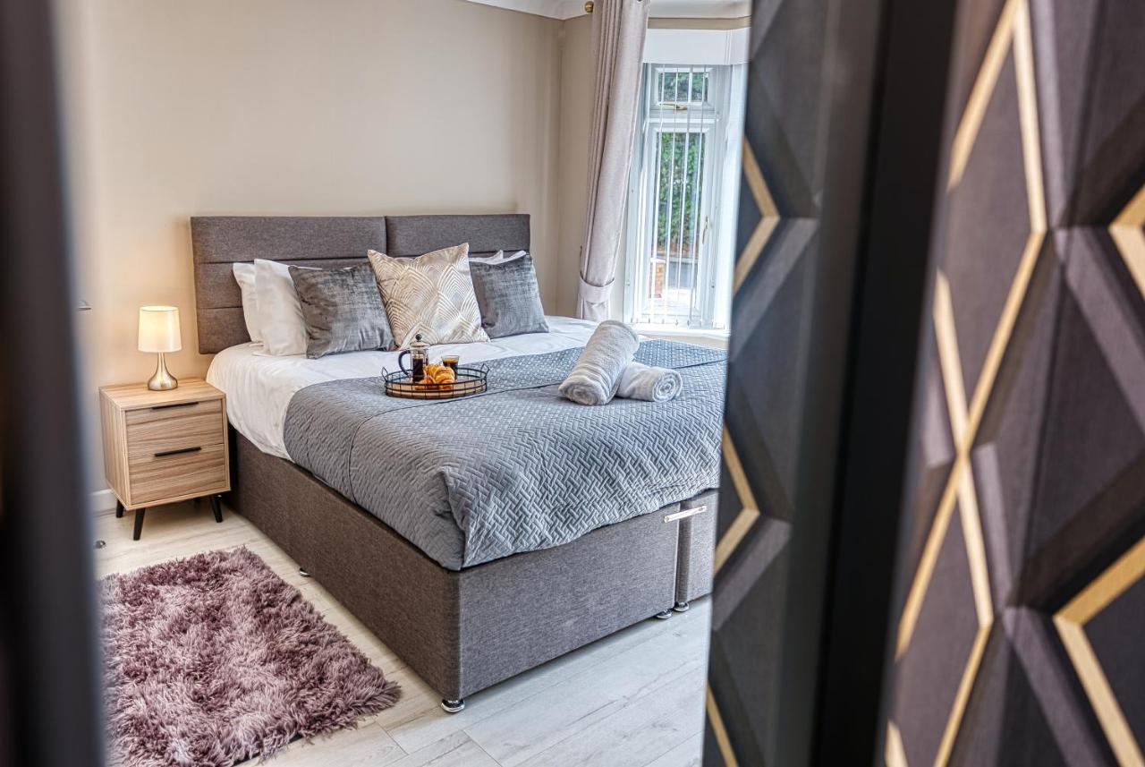 Elegant 5 Bed House - Sleeps 9, Central Solihull, Nec, Jlr, Hs2, Resorts World, Airport Business And Leisure Stays, Екстериор снимка