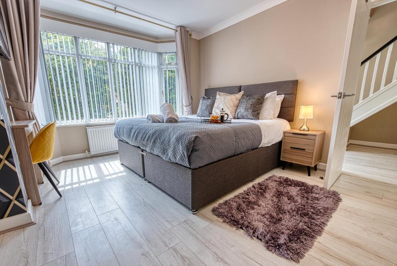 Elegant 5 Bed House - Sleeps 9, Central Solihull, Nec, Jlr, Hs2, Resorts World, Airport Business And Leisure Stays, Екстериор снимка