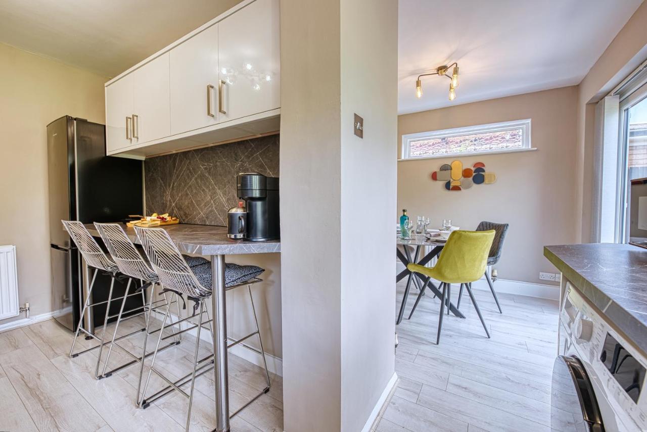 Elegant 5 Bed House - Sleeps 9, Central Solihull, Nec, Jlr, Hs2, Resorts World, Airport Business And Leisure Stays, Екстериор снимка