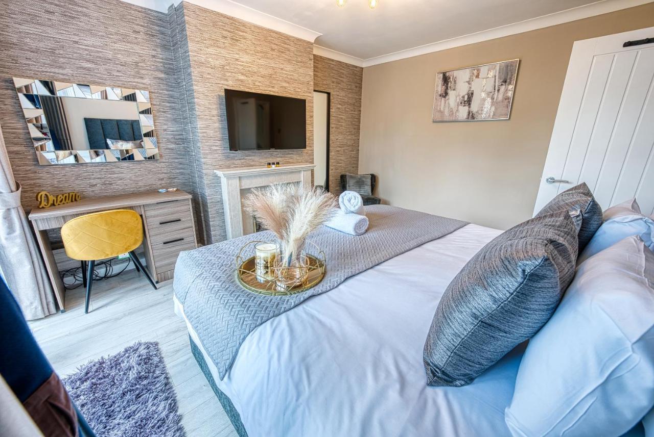 Elegant 5 Bed House - Sleeps 9, Central Solihull, Nec, Jlr, Hs2, Resorts World, Airport Business And Leisure Stays, Екстериор снимка