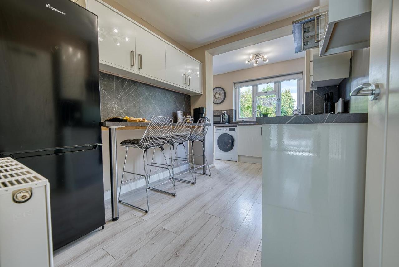 Elegant 5 Bed House - Sleeps 9, Central Solihull, Nec, Jlr, Hs2, Resorts World, Airport Business And Leisure Stays, Екстериор снимка