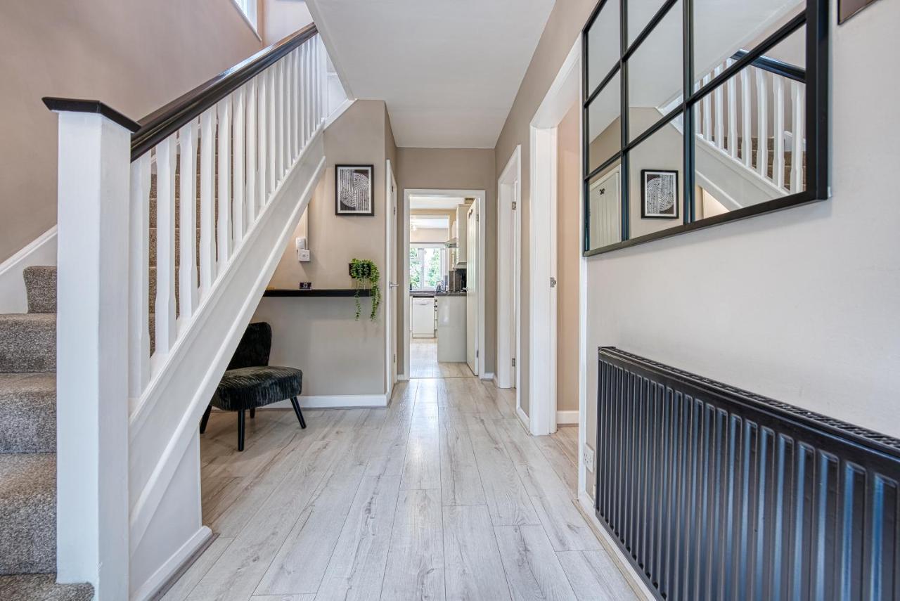 Elegant 5 Bed House - Sleeps 9, Central Solihull, Nec, Jlr, Hs2, Resorts World, Airport Business And Leisure Stays, Екстериор снимка