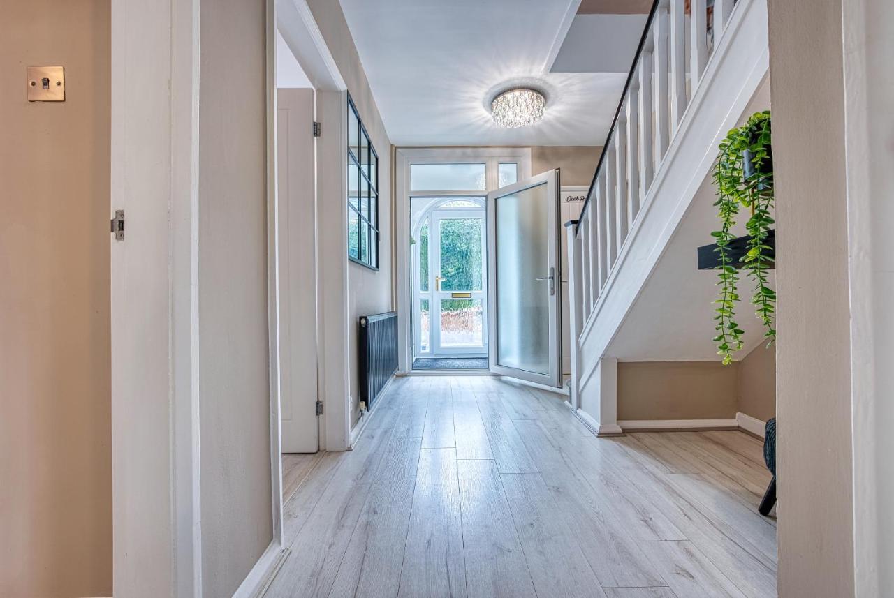 Elegant 5 Bed House - Sleeps 9, Central Solihull, Nec, Jlr, Hs2, Resorts World, Airport Business And Leisure Stays, Екстериор снимка