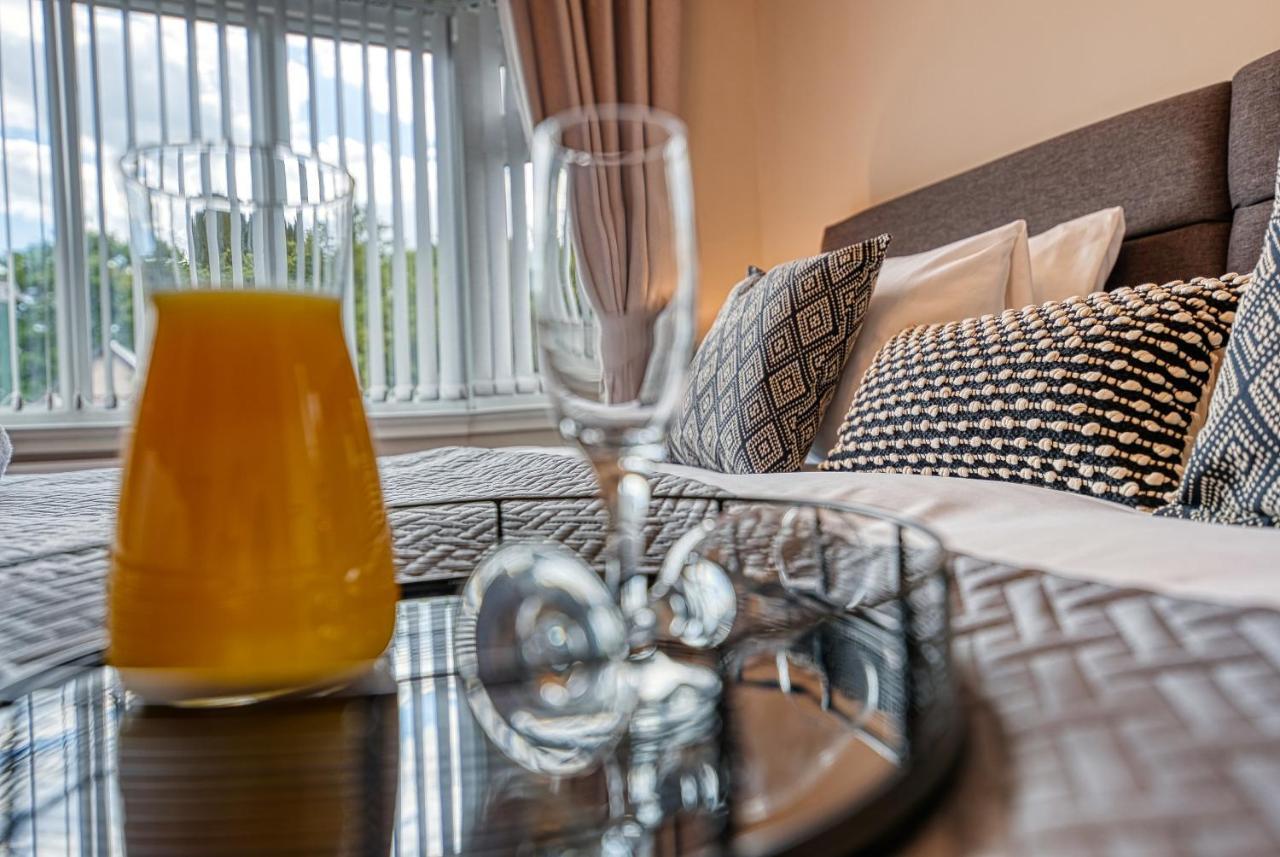 Elegant 5 Bed House - Sleeps 9, Central Solihull, Nec, Jlr, Hs2, Resorts World, Airport Business And Leisure Stays, Екстериор снимка