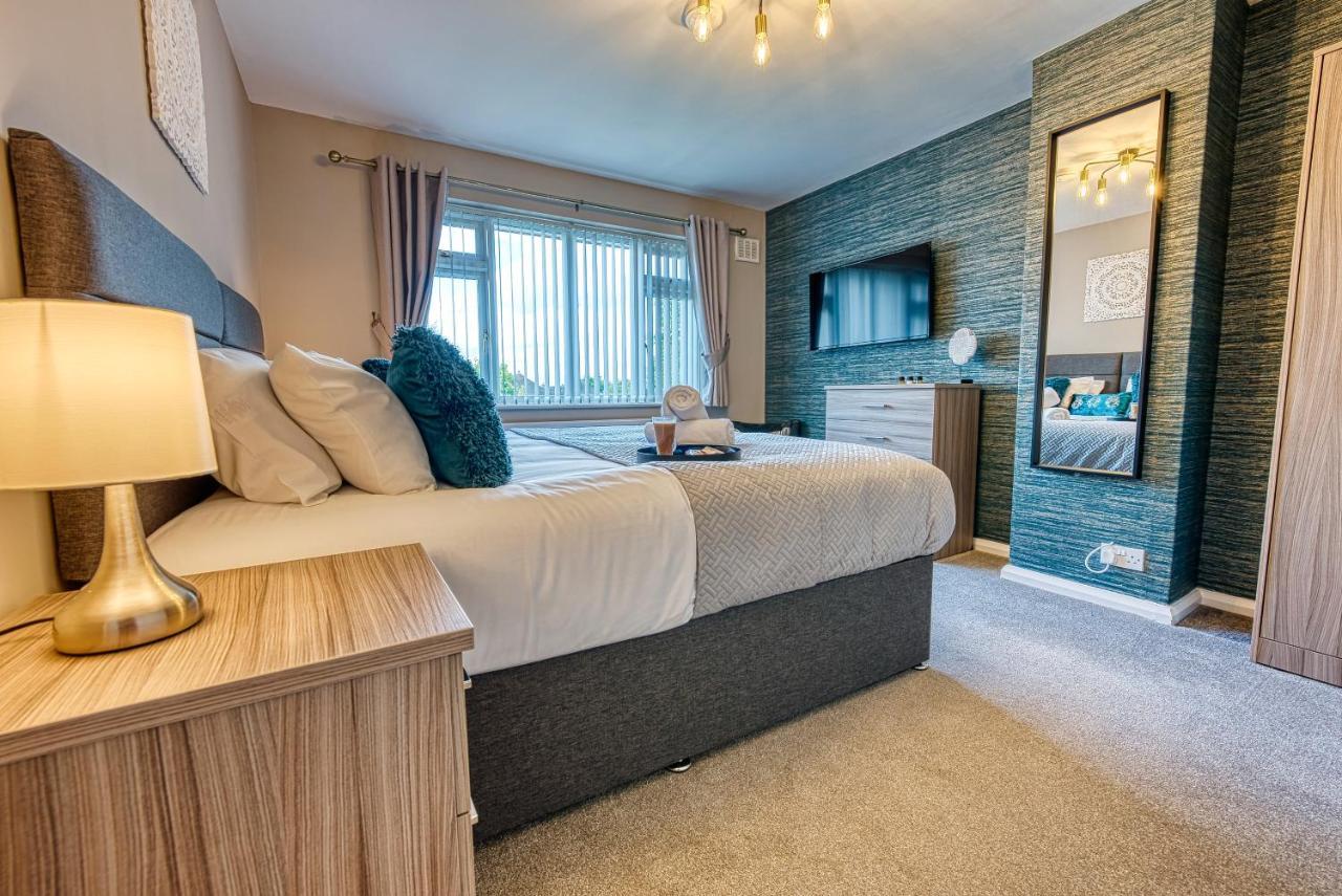 Elegant 5 Bed House - Sleeps 9, Central Solihull, Nec, Jlr, Hs2, Resorts World, Airport Business And Leisure Stays, Екстериор снимка