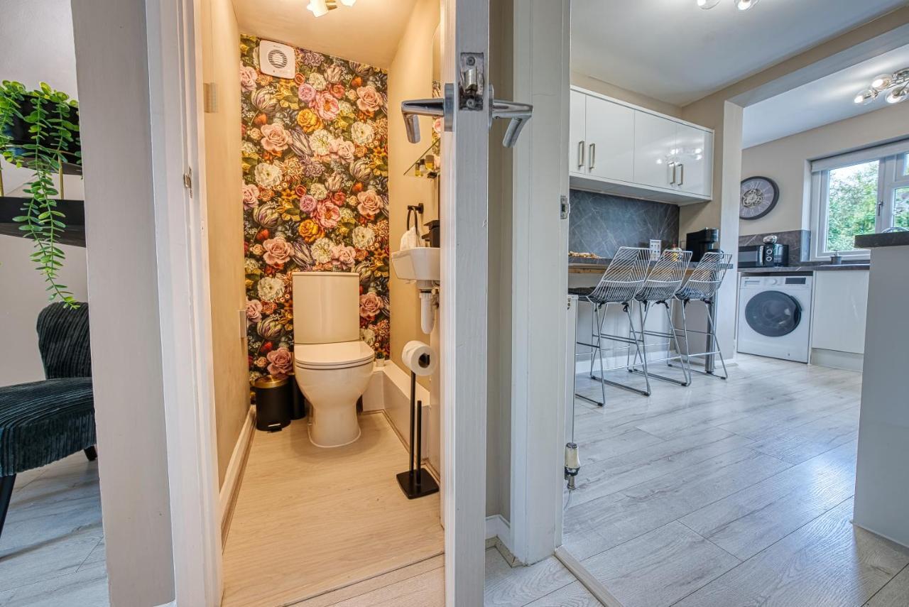Elegant 5 Bed House - Sleeps 9, Central Solihull, Nec, Jlr, Hs2, Resorts World, Airport Business And Leisure Stays, Екстериор снимка