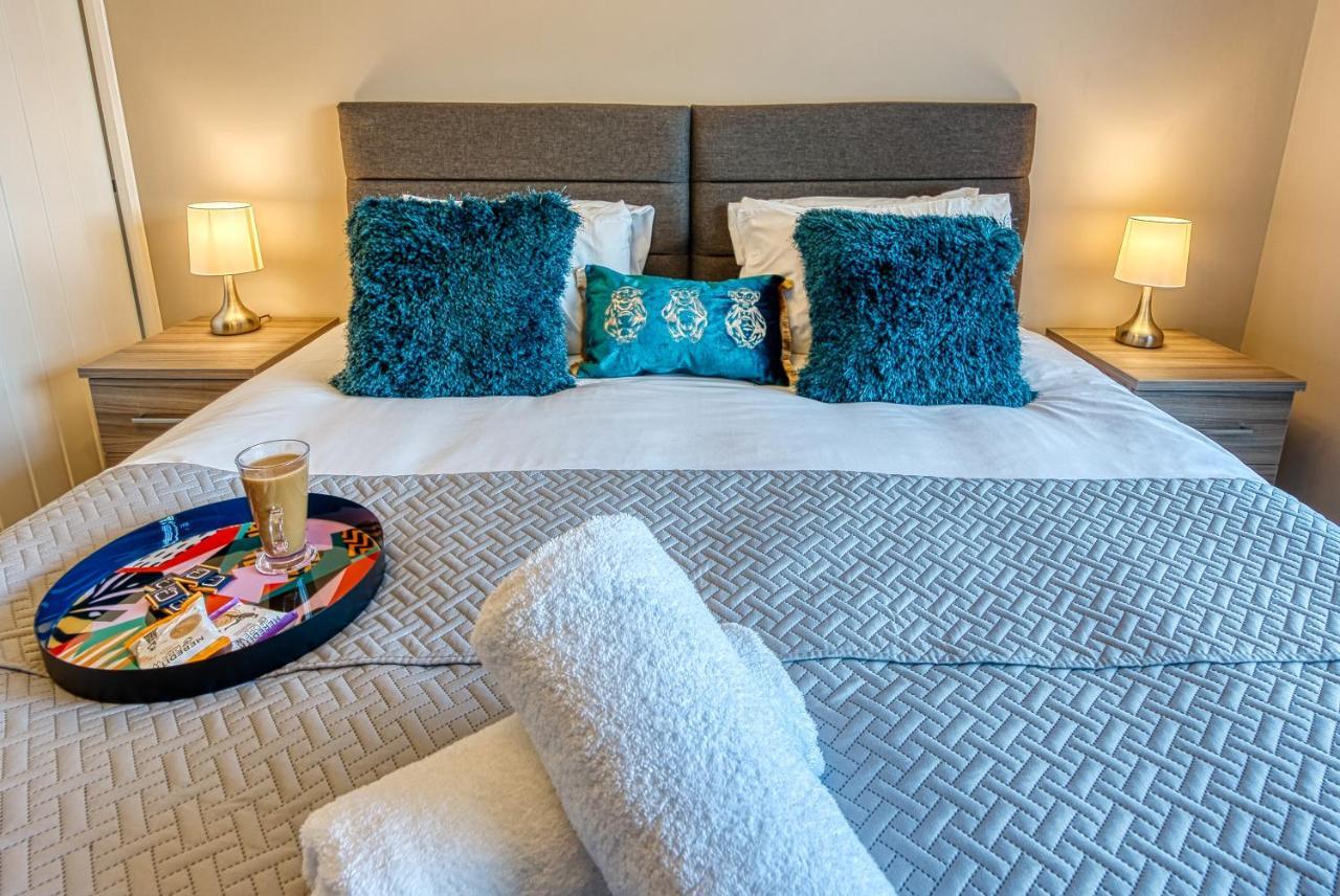 Elegant 5 Bed House - Sleeps 9, Central Solihull, Nec, Jlr, Hs2, Resorts World, Airport Business And Leisure Stays, Екстериор снимка