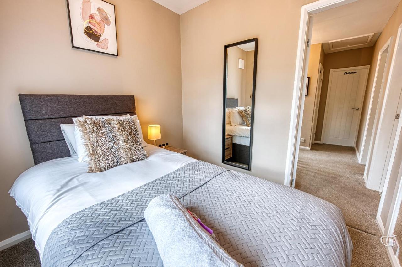 Elegant 5 Bed House - Sleeps 9, Central Solihull, Nec, Jlr, Hs2, Resorts World, Airport Business And Leisure Stays, Екстериор снимка